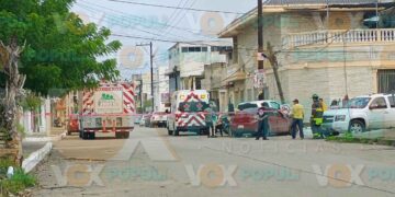 Fuerte choque entre automóvil y camioneta dejó a cuatro personas lesionadas
