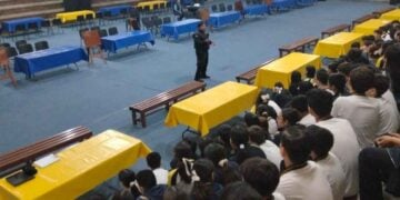 Guardia Estatal Cibernética imparte capacitación contra delitos cibernéticos en escuela de Tampico