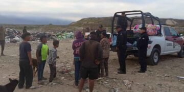 Guardia Estatal regala juguetes y dulces a menores de Ciudad Victoria