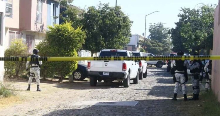 Hallan cuerpo sin vida dentro de una maleta en una casa de San Pedro Tlaquepaque, Jalisco