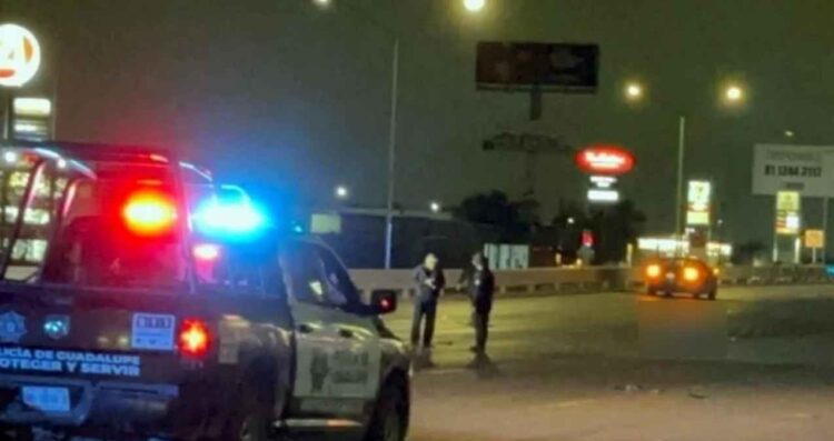 Hombre muere al intentar cruzar el Bulevar Miguel De la Madrid en Guadalupe