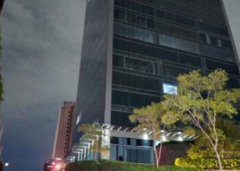 Hombre pierde la vida tras caída en obra en construcción en Guadalajara