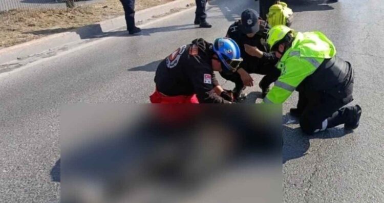 Hombre sufre lesiones tras lanzarse desde un puente peatonal en Guadalupe, Nuevo León