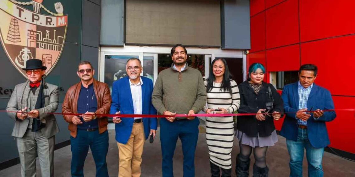Inauguró Carlos Peña gimnasio