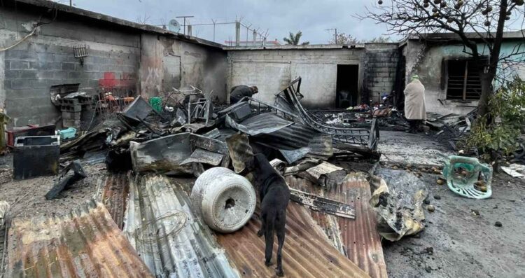Incendio en Reynosa deja a un joven con quemaduras y a su familia sin hogar