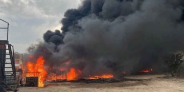 Incendio en fábrica recicladora en Salinas Victoria, Nuevo León