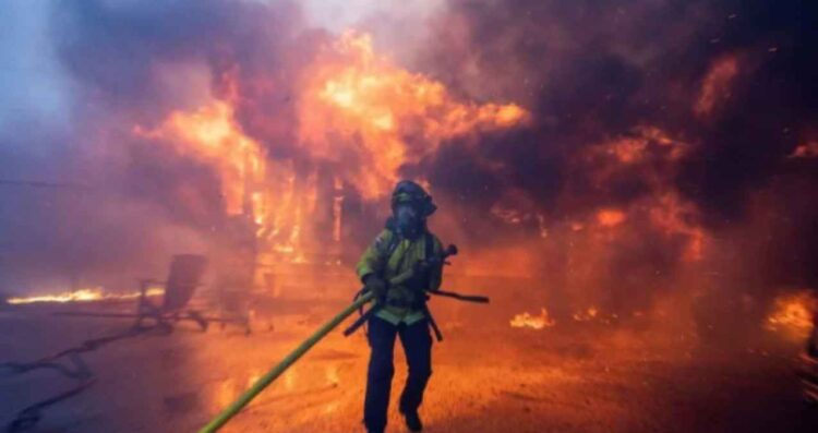 Incendios en California desatan caos, evacuaciones y pánico – VIDEOS