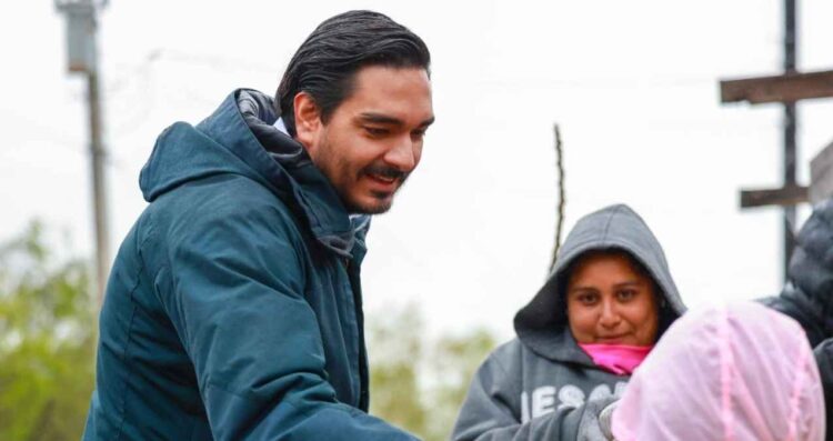 Inició Carlos Peña Ortiz Imparable Programa de Becas en visita casa por casa