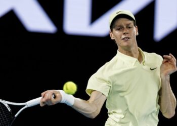 Jannik Sinner busca repetir la gloria en el Abierto de Australia ante Zverev