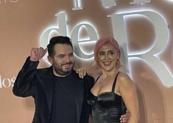 José Eduardo Derbez y Cassandra Sánchez-Navarro presentan su nueva comedia romántica