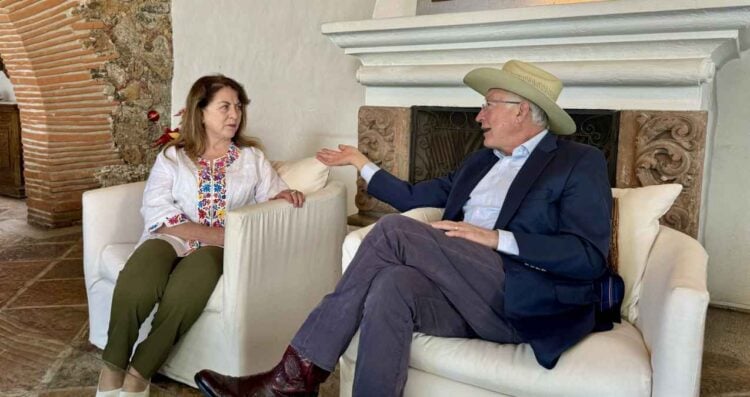 Ken Salazar llevó a cabo su última conferencia