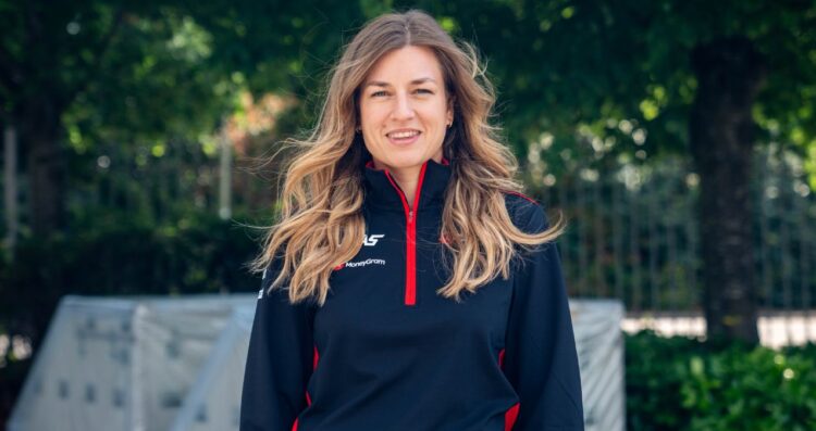 Laura ingeniera carreras f1