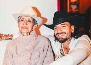 Maluma despide abuelita fotografía