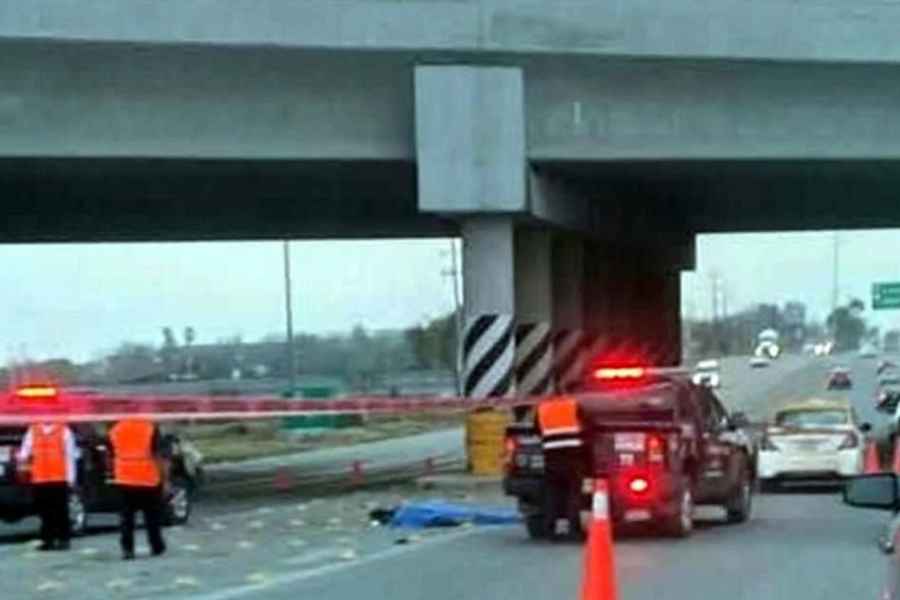 Masculino intenta cruzar la Carretera a Reynosa y muere al ser atropellado por un taxi