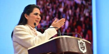 Mónica Villarreal le cumple a Tampico