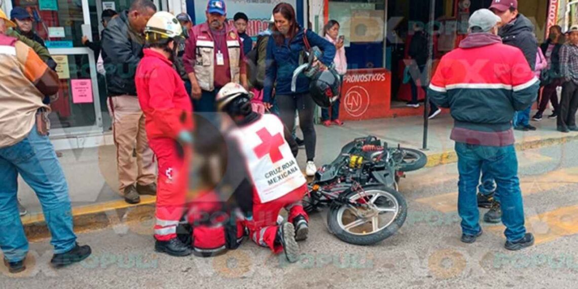 Motociclista resulta lesionado al estrellarse contra una camioneta en Altamira, Tamaulipas