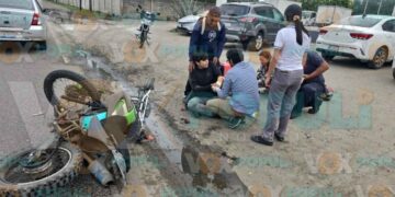 Motociclista sufre accidente en Altamira, Tamaulipas tras choque con camioneta