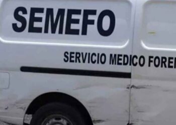 Mujer intenta cruzar las vías del tren y muere arrollada en García, Nuevo León