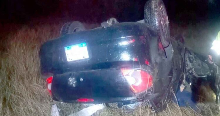 Mujer resulta lesionada tras volcar su vehículo en Nuevo Laredo