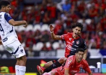 Nada para nadie: Atlas y Monterrey reparten unidades en un peleado empate