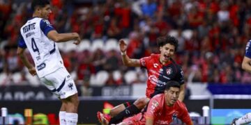 Nada para nadie: Atlas y Monterrey reparten unidades en un peleado empate