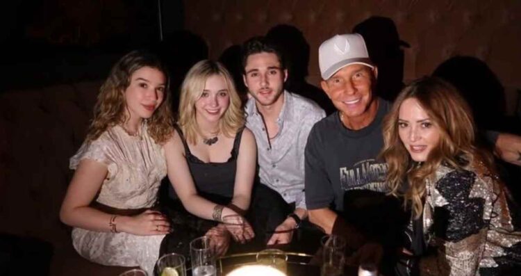 Nina Rubín comparte nuevas fotografías de su cumpleaños junto a su familia