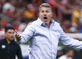 Óscar García Junyent se disculpa por altercado con James Rodríguez