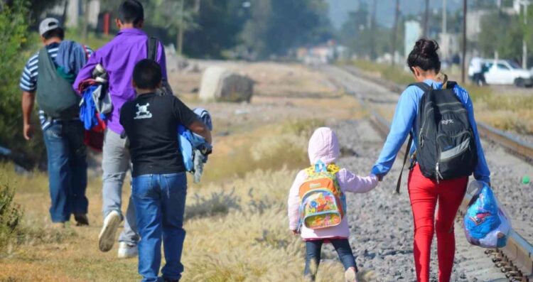 PAN propone fondo de atención a migrantes ante posible deportación masivas