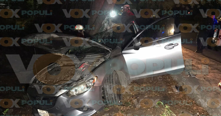 Pareja protagoniza fuerte choque en Ciudad Victoria; mujer queda prensada