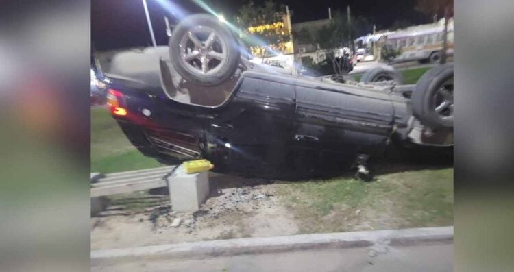 volcadura avenida Constituyentes Matamoros