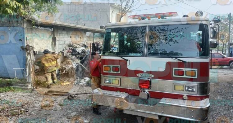 Pirotecnia desata incendio en casa deshabitada en la colonia Pepenadores de Ciudad Victoria