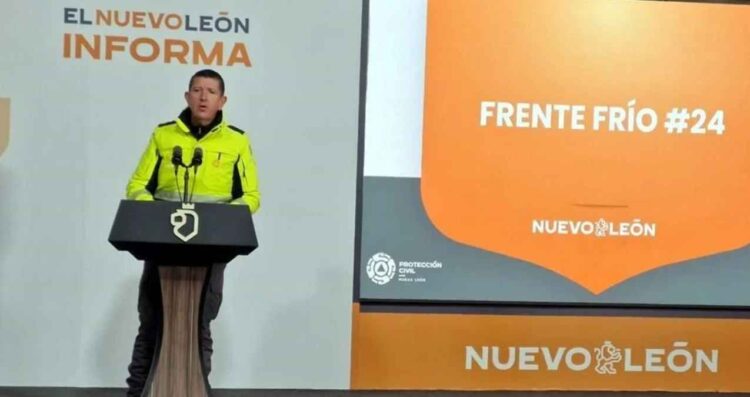 Protección Civil alerta por frío y hielo en carreteras de Nuevo León