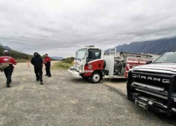 Protección Civil auxilia a 6 senderistas perdidos en la Sierra Madre en San Pedro, NL