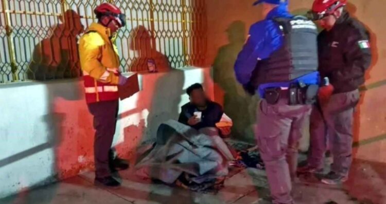 Protección Civil realiza operativo por bajas temperaturas en Nuevo León