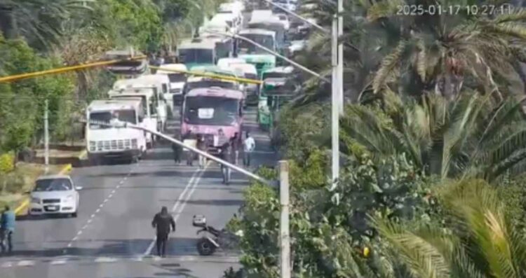 Protestas transportistas en Neza