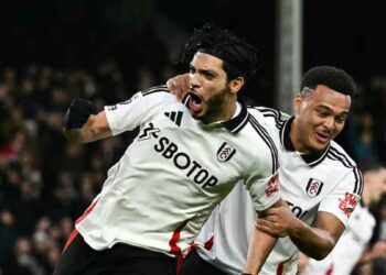 Raúl Jiménez supera a 'Chicharito' como el máximo goleador mexicano en la Premier League