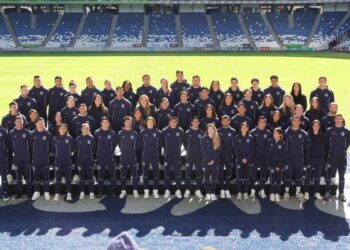 Rayados y Rayadas posan para su foto oficial del Clausura 2025