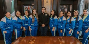 Recibe alcalde Alberto Granados a niños del jardín de niños Francisco Pérez Ríos