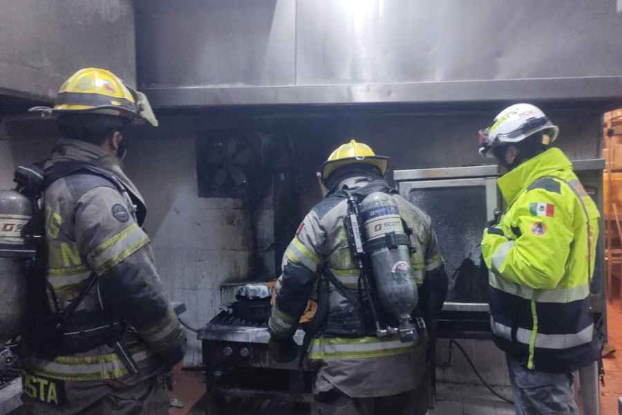 Se incendia restaurante en la colonia San Jerónimo de Monterrey, NL
