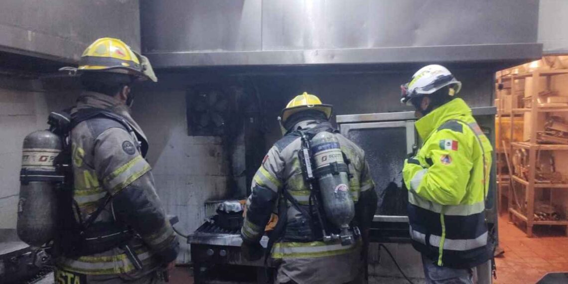 Se incendia restaurante en la colonia San Jerónimo de Monterrey, NL