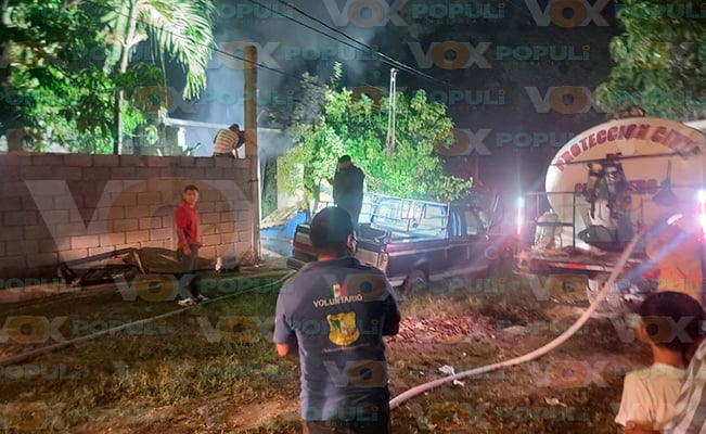 Se registra incendio en una vivienda al caer un cohetón durante celebración de año nuevo en Ciudad Madero