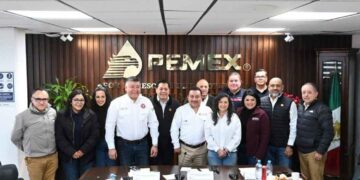 Senadora diputados refinería