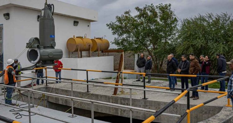 Supervisa alcalde Alberto Granados instalación de nueva bomba en cárcamo del Ejido La Venada de Matamoros
