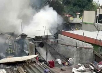Tejabán arde en San Nicolás, Nuevo León; familia logra ponerse a salvo
