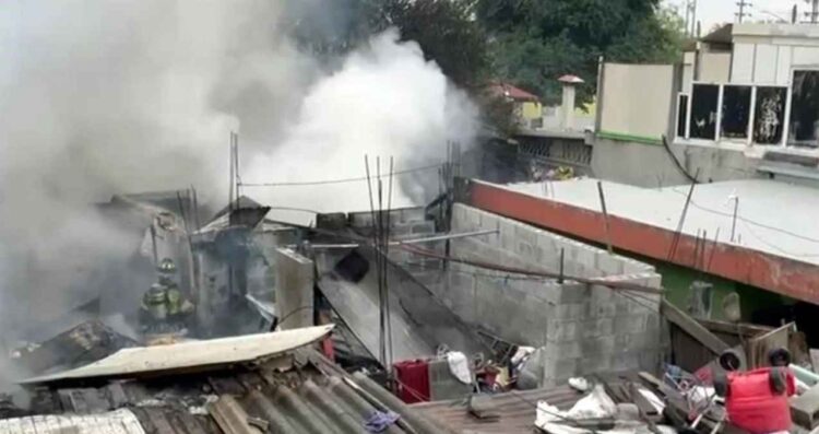 Tejabán arde en San Nicolás, Nuevo León; familia logra ponerse a salvo