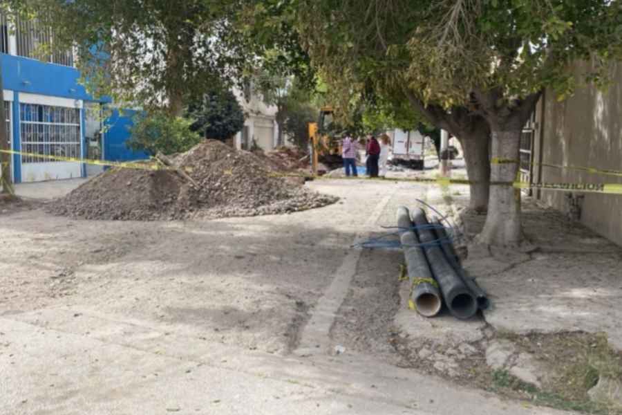 Trabajador muere al caer en una zanja mientras laboraba en Torreón, Coahuila