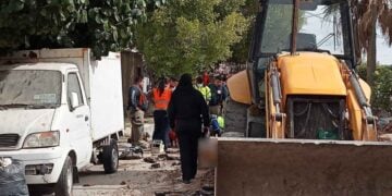 Trabajador muere al caer en una zanja mientras laboraba en Torreón, Coahuila