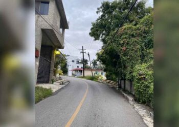 Vecinos de Tampico piden apoyo urgente para retirar cable de alta tensión