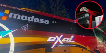 Victoria-Zaragoza Tráiler impacta autobús de Coyotes de Tlaxcala