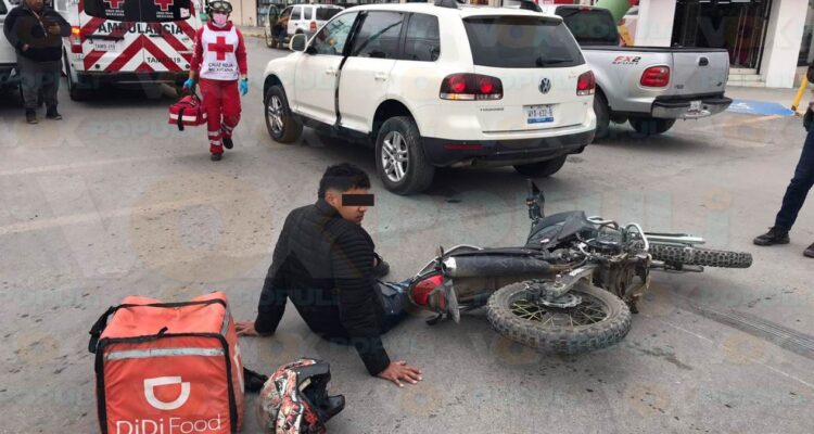 accidente con repartidor en Victoria